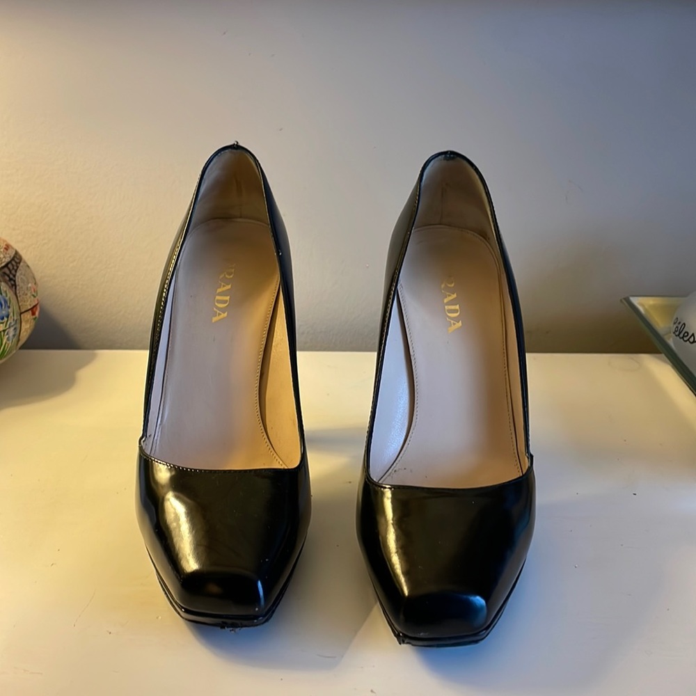 Black, Size 8 asymmetrical square toes Prada pumps